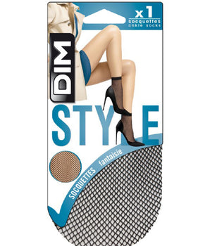 Women's black fishnet socks Style