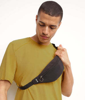 Dim Move unisex black zipped fanny pack