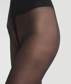 Black Diam’s Jambes Fuselées 25 leg shaper tights